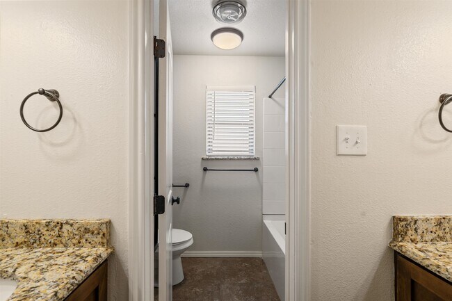 Building Photo - 111 A Rhonda Dr