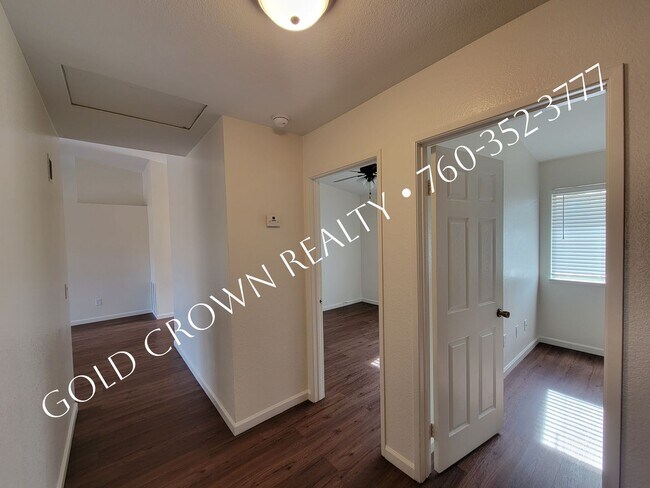 Building Photo - 669 Sagebrush St