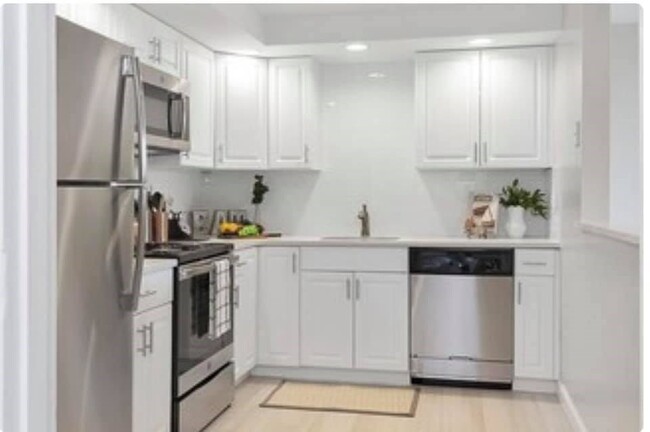 Primary Photo - 1 Stonehill Dr