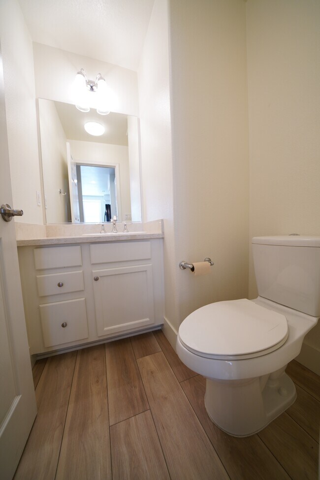 Building Photo - 28635 N Pietro Dr