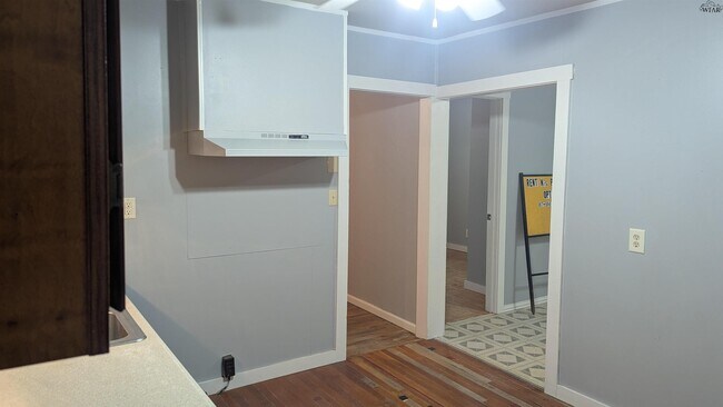 Building Photo - 1400 34th St