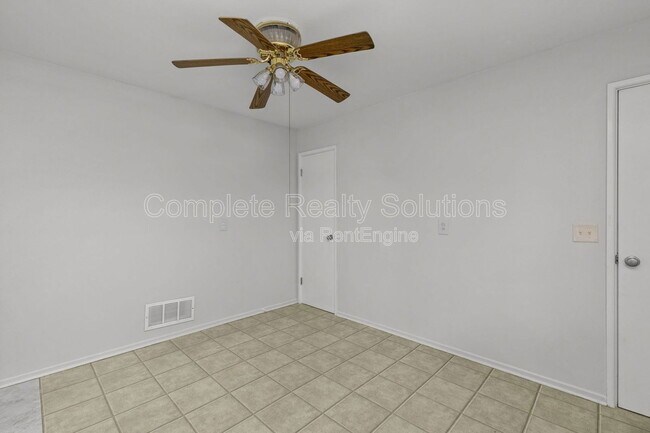 Building Photo - 11809 Bridgevale Ave