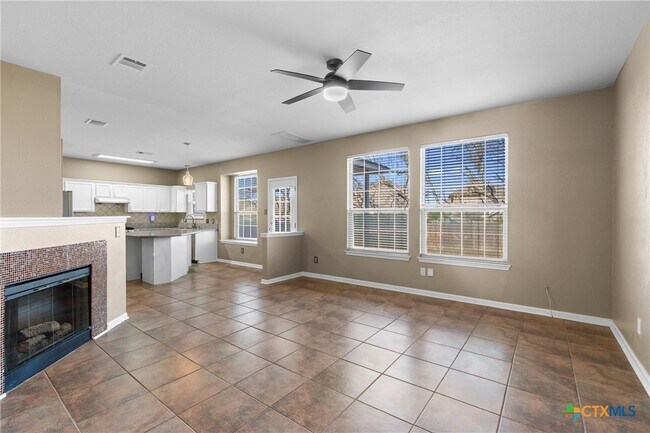 Building Photo - 2012 Huxley Ln