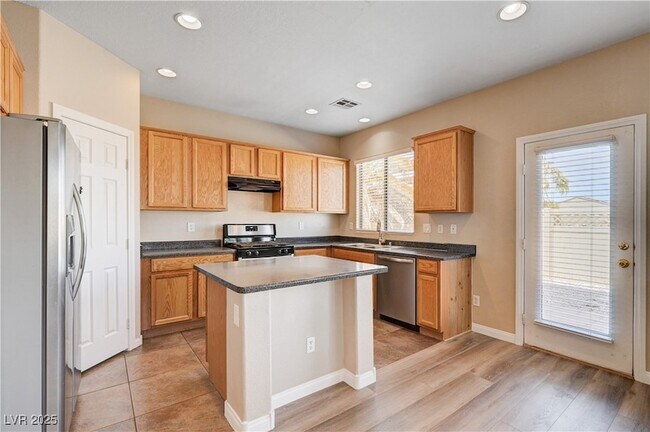 Building Photo - 5716 Breezy Wind Ct