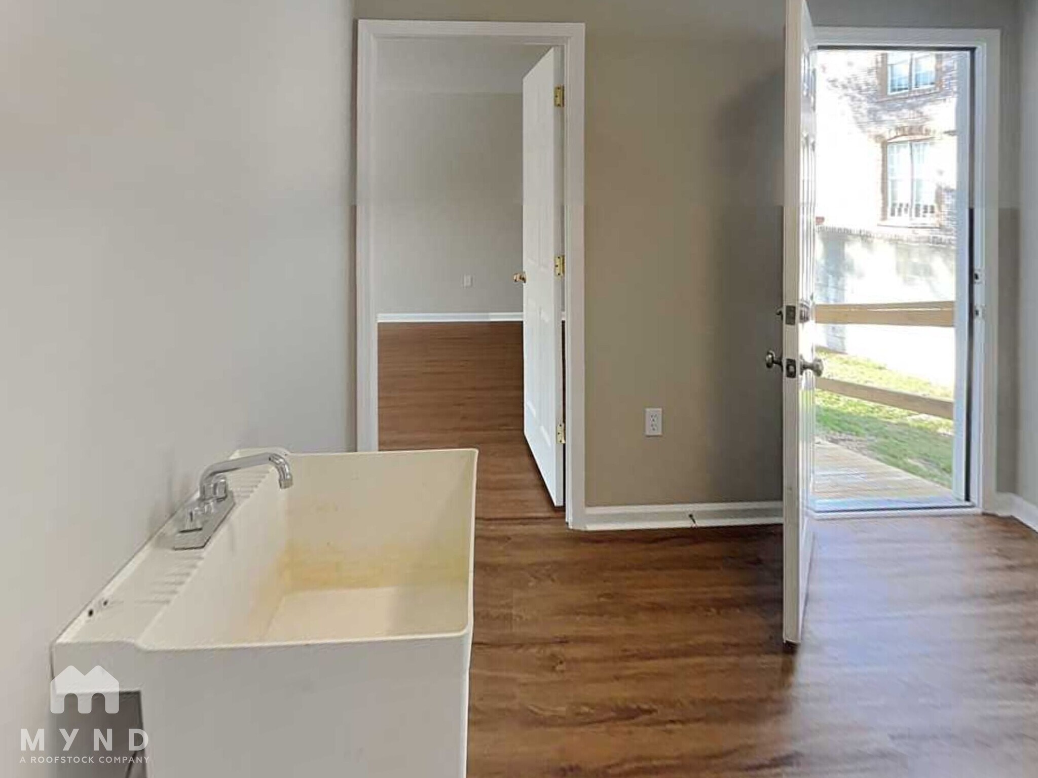 Building Photo - 103 Adlett Ln