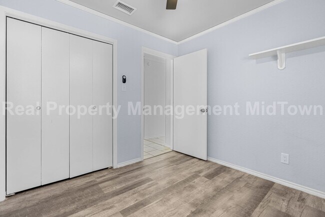 Building Photo - 2207 Roman Ct