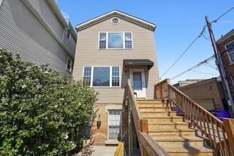 Building Photo - 1156 W 19th Pl
