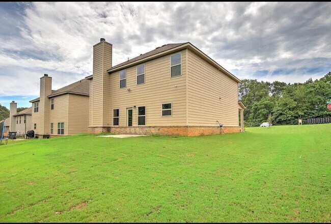 Building Photo - 1093 Hartwell Rd