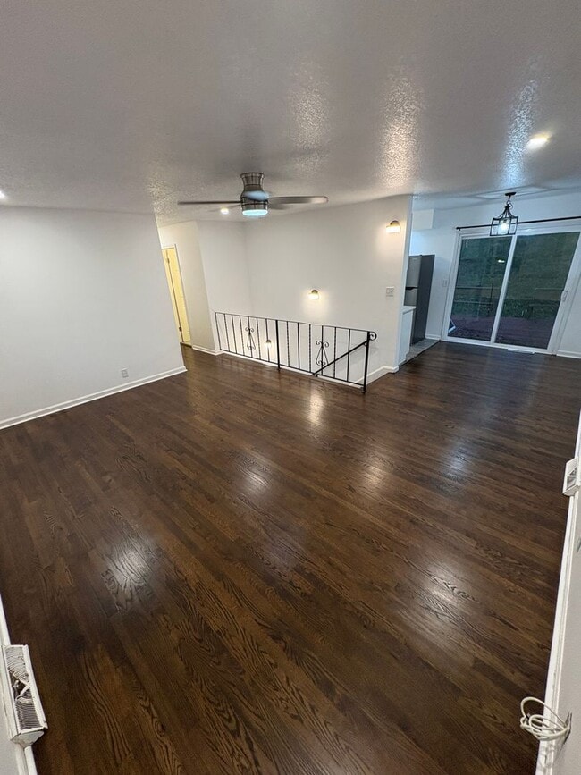 Building Photo - 3 Bed / 2.5 Bath Home on a Corner Lot – Bright, Updated, and Move-In Ready