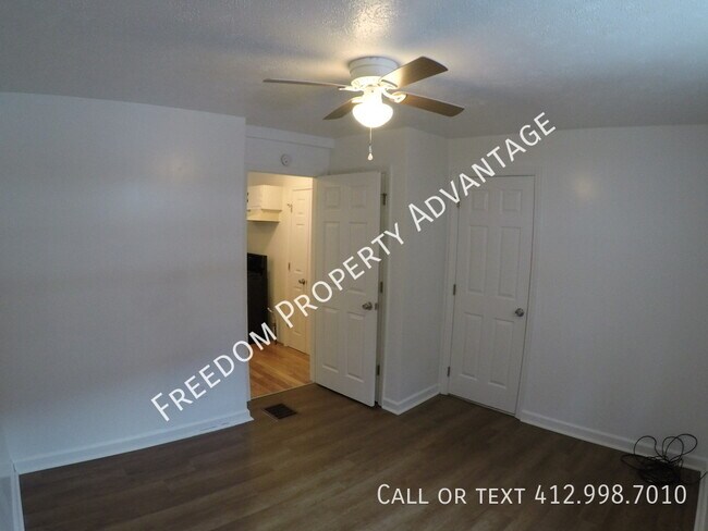 Building Photo - 122 Parker St
