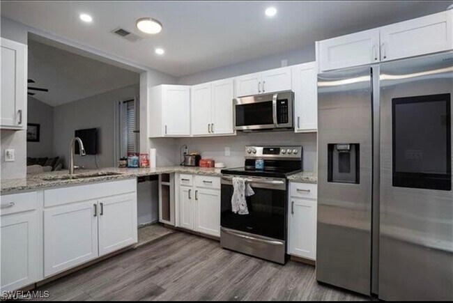 Building Photo - 17430 Dumont Dr