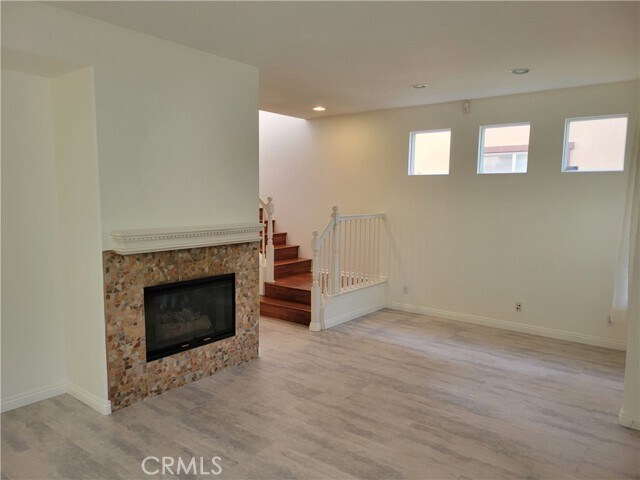 Building Photo - 18 3rd St
