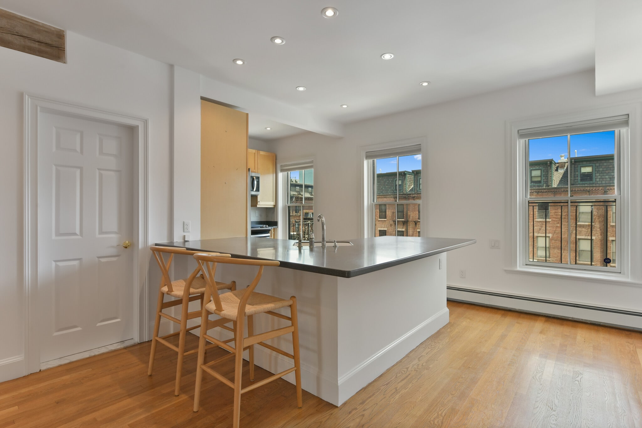 Building Photo - 71 Rutland St