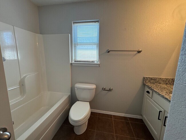 Building Photo - Adorable 3 Bedroom, 2 Bathroom Home for Rent!