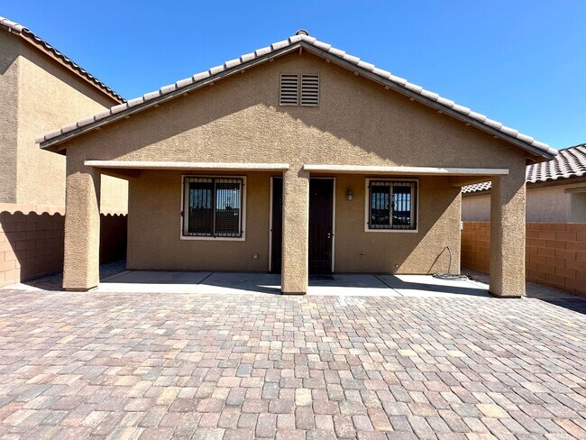 Building Photo - Lantern Gardens
