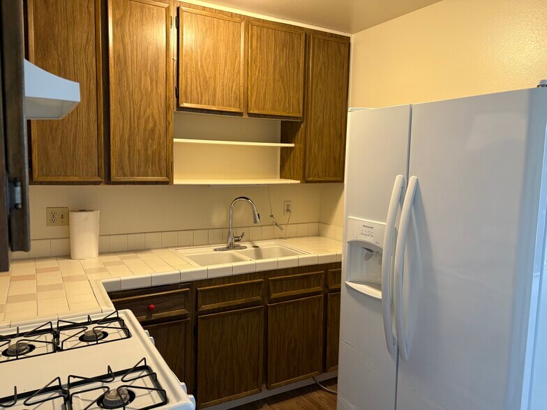 Building Photo - 1218 Presioca St