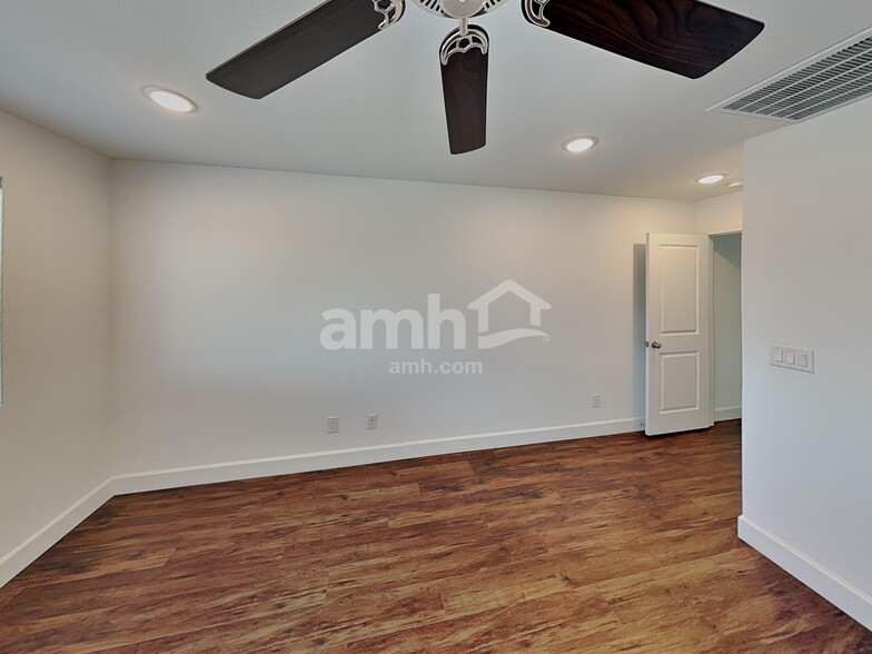 Building Photo - 8969 Tiger Tooth Ave