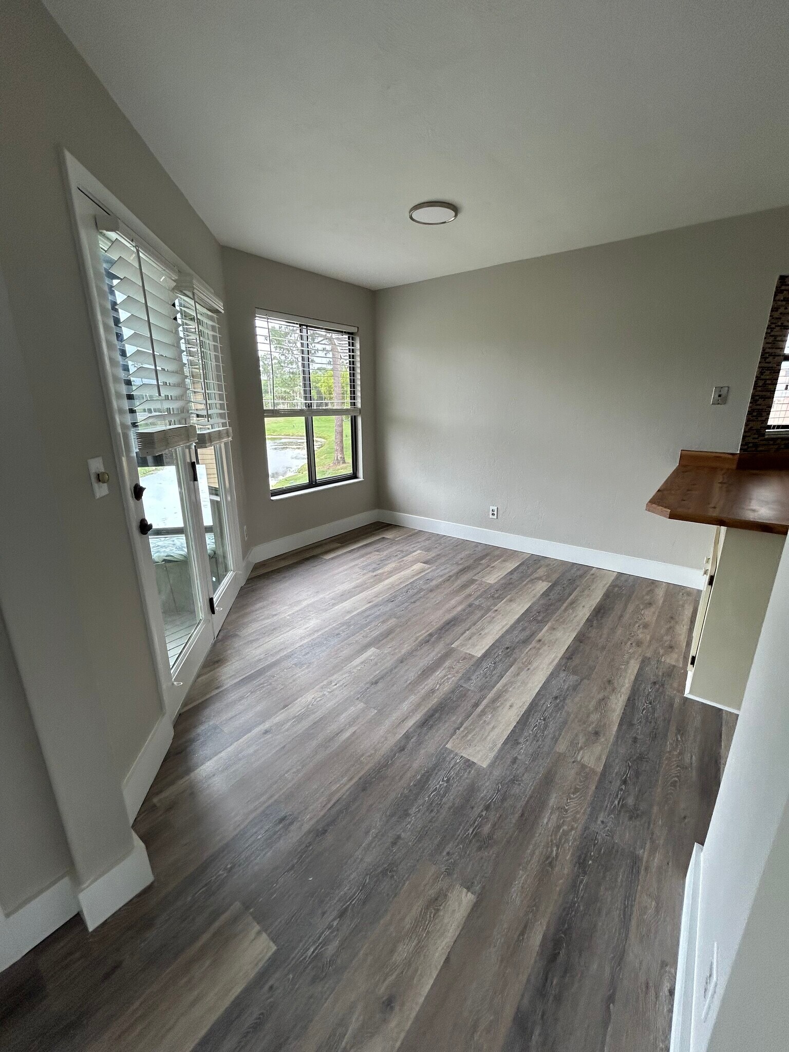 Building Photo - 114 Blue Heron Dr