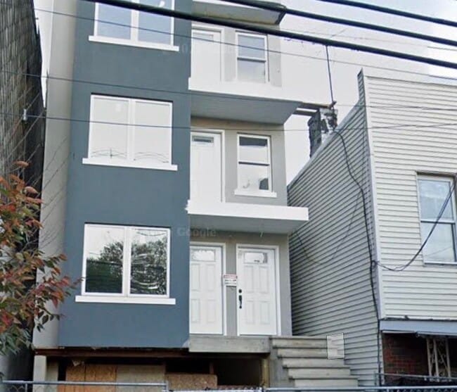 Building Photo - 4103 Palisade Ave