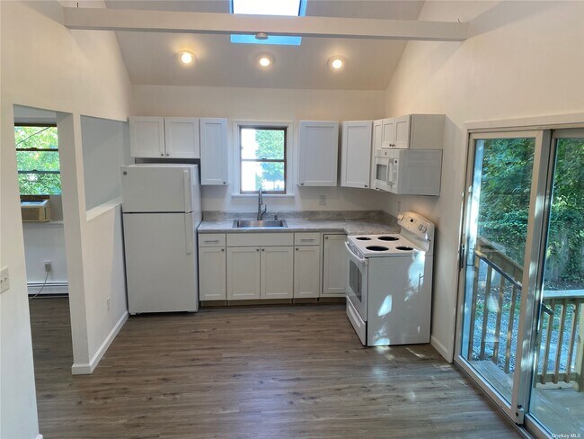 Building Photo - 26 Dryad Rd