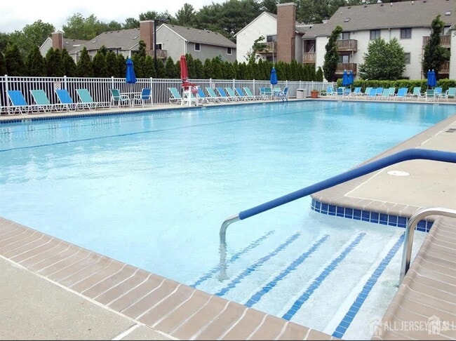 Building Photo - 4910 Ravens Crest Dr