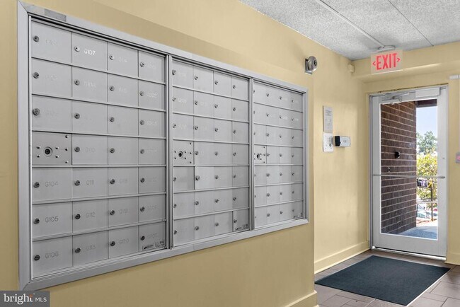 Building Photo - 75 S Reynolds St