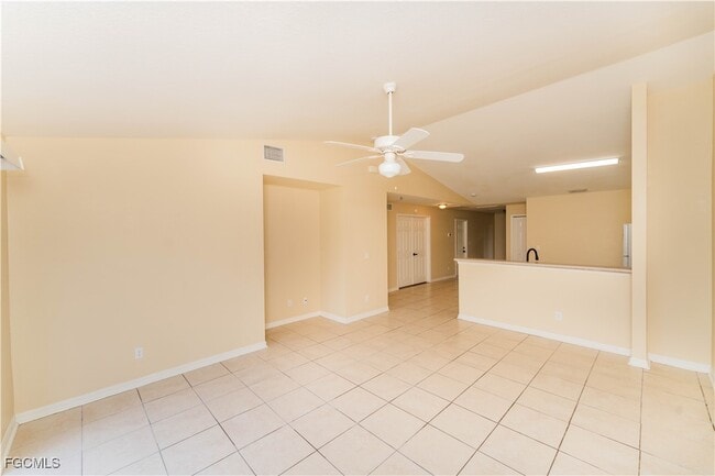 Building Photo - 867 Bedford Dr