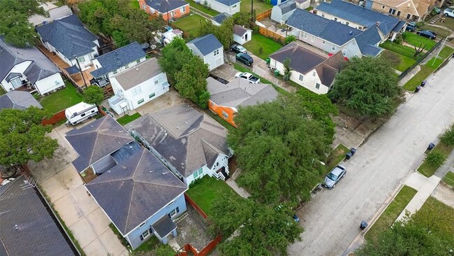 Building Photo - 1511 Scharpe St