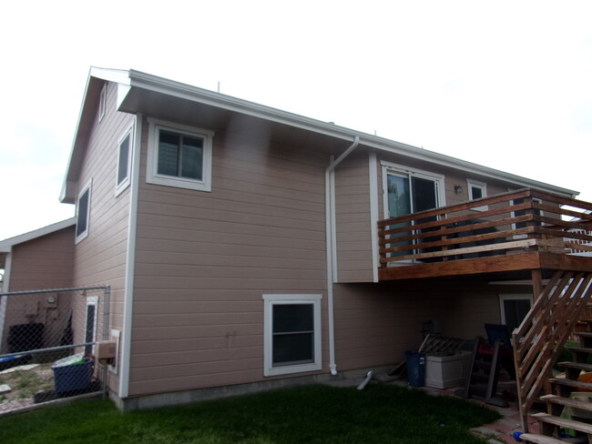 Building Photo - House For Lease