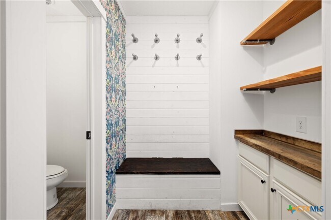 Building Photo - 2301 Wegner Rd