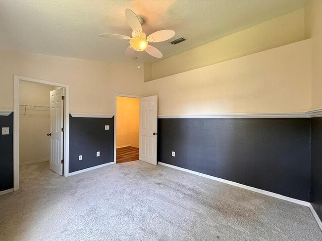 Building Photo - 13706 Forest Lake Dr