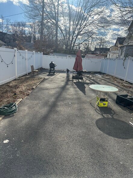 Building Photo - 19 Dodd St