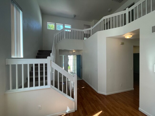 Building Photo - Spacious Home in Mace Ranch Neighborhood D...