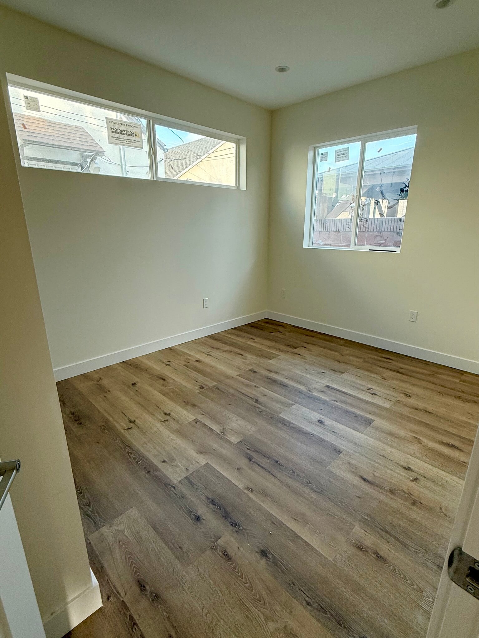 Building Photo - 3877 S Van Ness Ave