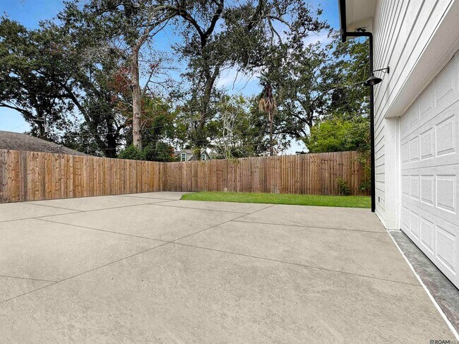 Building Photo - 7323 Sheffield Ct