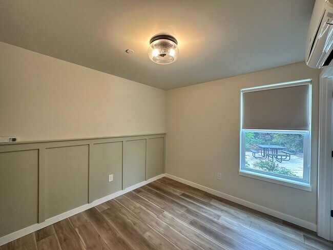 Building Photo - 2527 Gibson Rd
