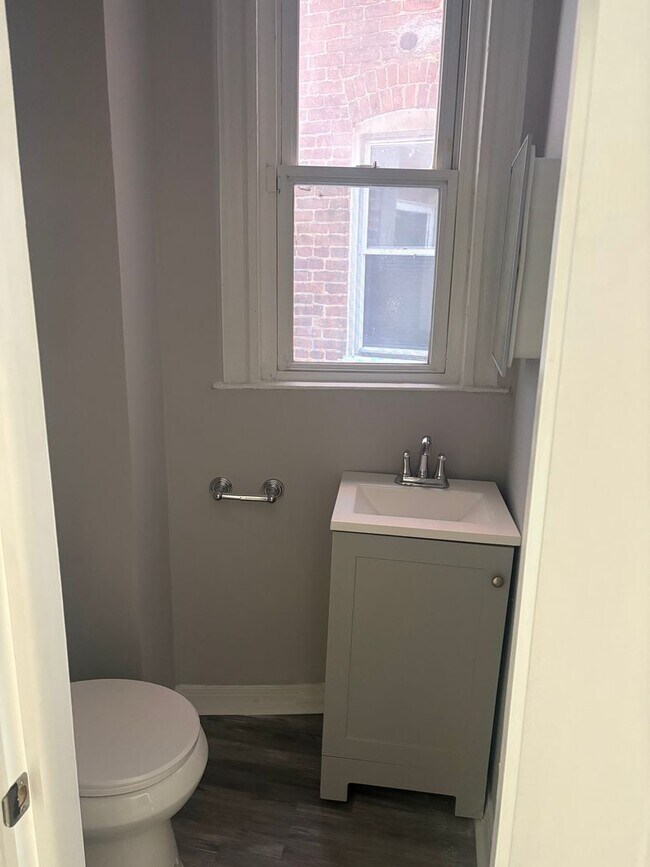 Building Photo - Available Now – Spacious 3-Bedroom Townhome in Baltimore City