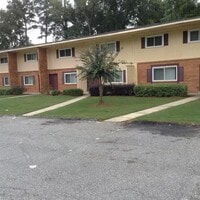 Building Photo - Chelsea Gardens