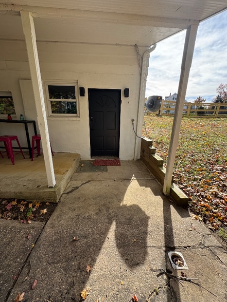 Building Photo - 17 Elliott Rd