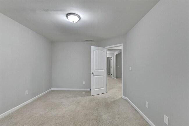 Building Photo - 7325 Heritage Oak Ct