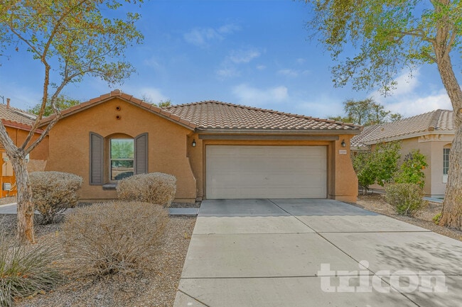 Building Photo - 39989 W Catherine Dr