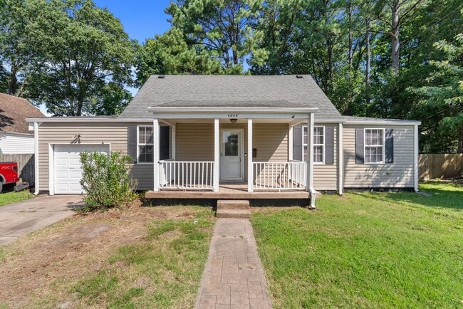 Primary Photo - Charming 3-Bedroom Home for Rent in Norfolk!