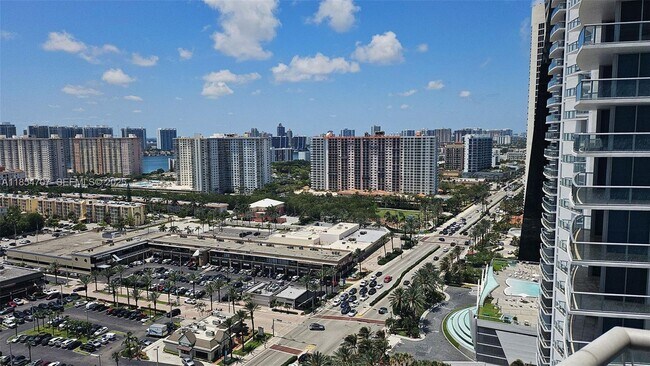 Building Photo - 16901 Collins Ave