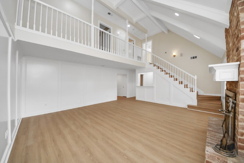 Building Photo - 11319 Chevy Chase Dr