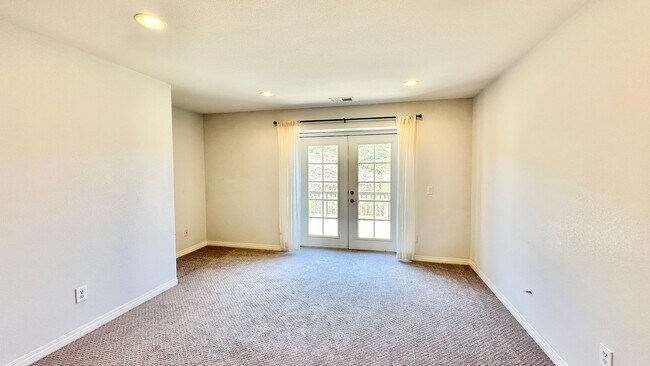 Building Photo - Wonderful & Updated Two-Story in the Quiet and Peaceful Wanis View Estates Community of Oceanside!