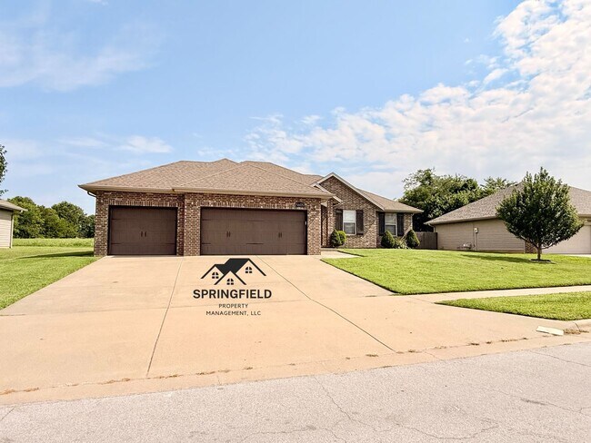 Building Photo - Bent Tree Subdivision - 4 Bedrooms w/ 3 Car Garage