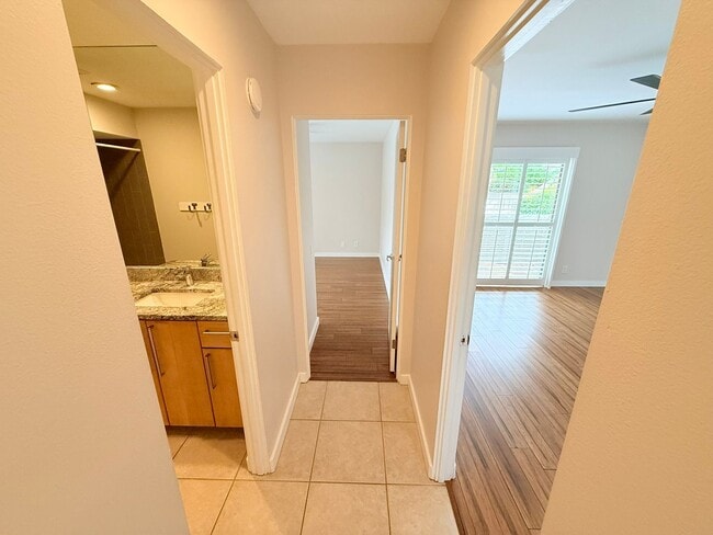 Building Photo - Beautifully Remodeled Condo in Saddlerock Estates