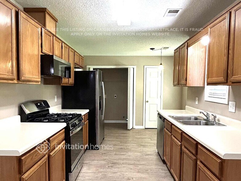 Building Photo - 5551 Quarters Way