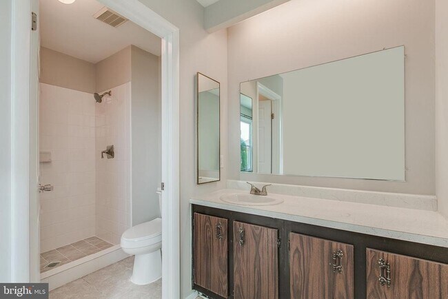 Building Photo - 1749 Carriage Way