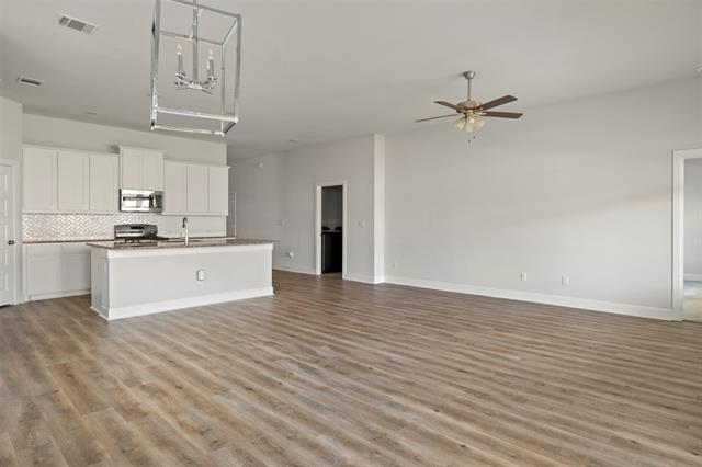 Building Photo - 2111 Clearwater Way